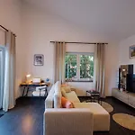 شقة Modernes In Mit Terrasse لوبيكه