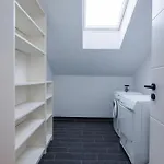 شقة Modernes In Mit Terrasse