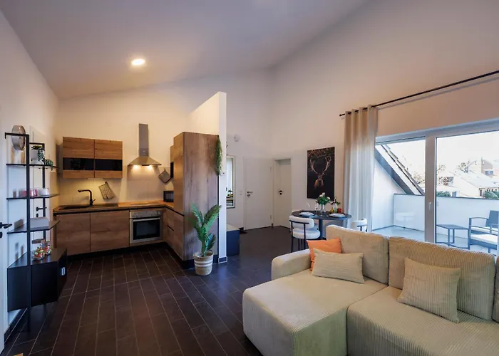 Modernes In Mit Terrasse Διαμέρισμα