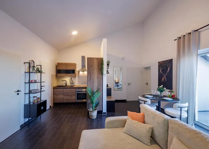 Modernes In Mit Terrasse Διαμέρισμα